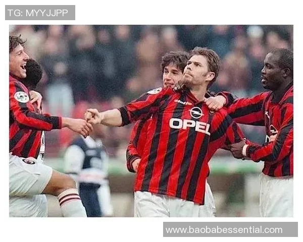 回顾AC米兰2004年辉煌历程与传奇球员成就的深度分析